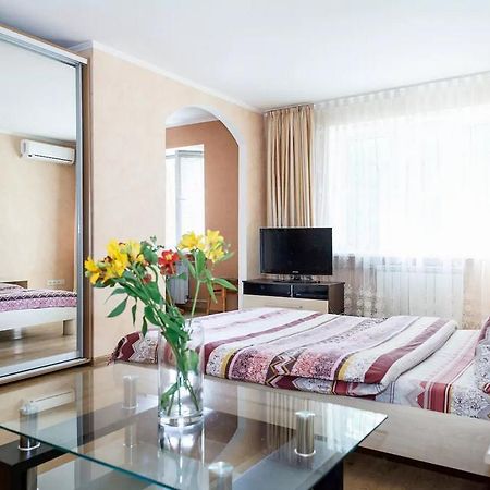 Zaporizhia Apartment In Zaporozhye. Antica المظهر الخارجي الصورة